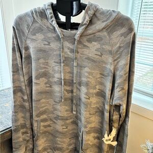 Ink, Love and Peace Women’s Camo Hoodie
NWT, Size 1X